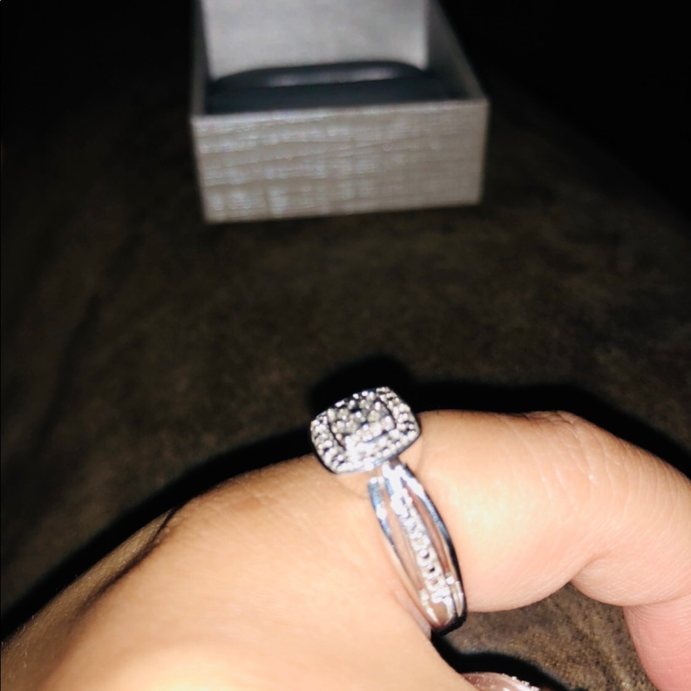 Zales Ring - Picture 4 of 4